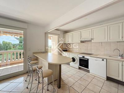 Appartement - 94 m² - 4 pièces