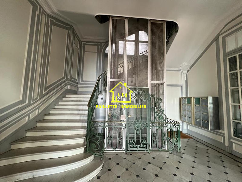 Appartement - 203 m² - 5 pièces