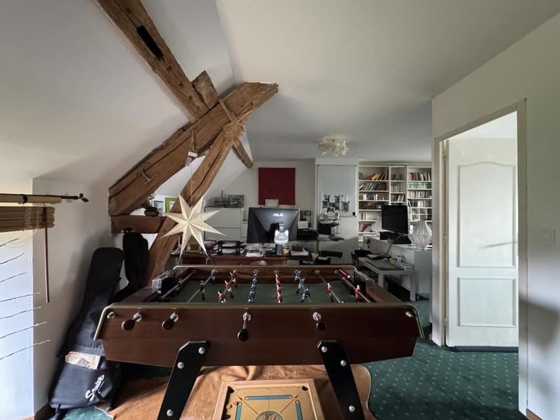 Maison - 212 m² - 9 pièces