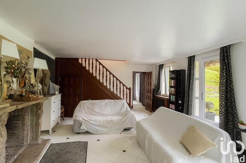 Maison - 213 m² - 8 pièces