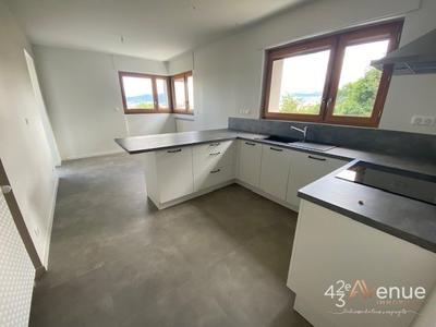 Maison - 199 m² - 7 pièces