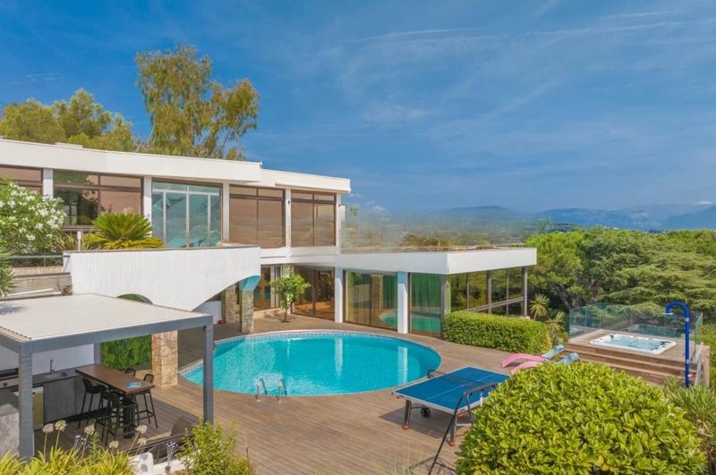 Villa - 400 m² - 10 pièces