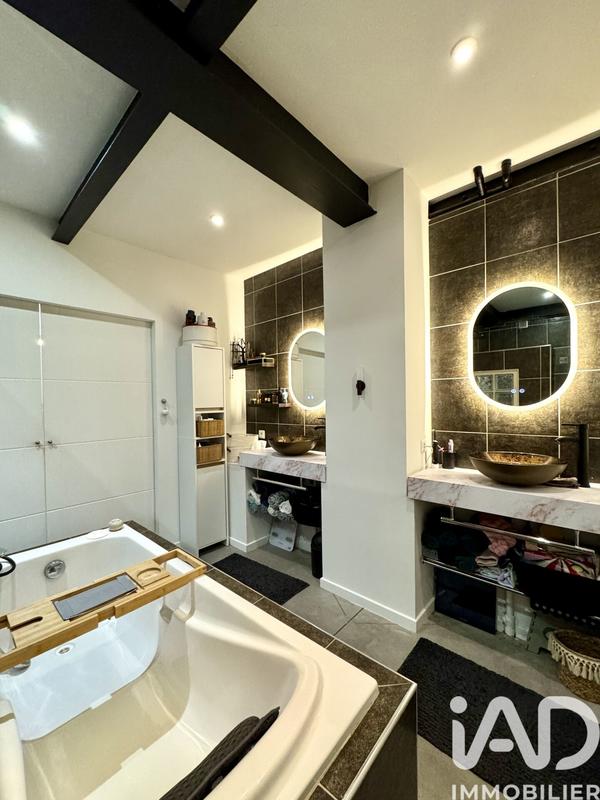 Loft - 185 m² - 5 pièces