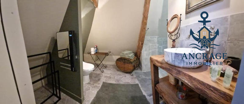 Maison - 160 m² - 11 pièces