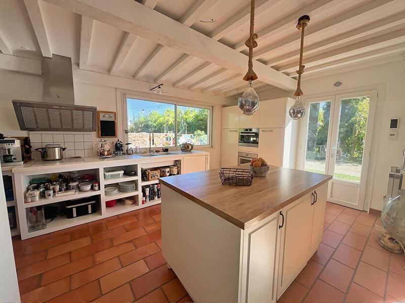 Maison - 274 m² - 9 pièces