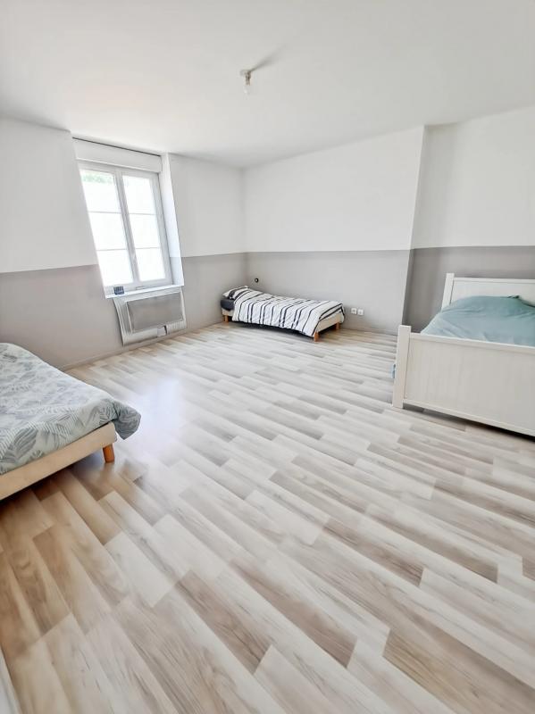 Maison - 225 m² - 8 pièces