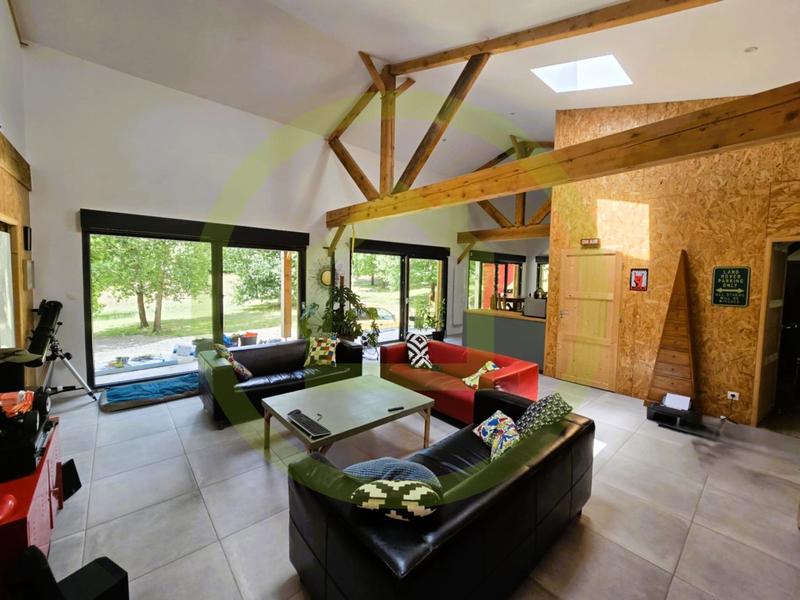 Maison - 157 m² - 6 pièces