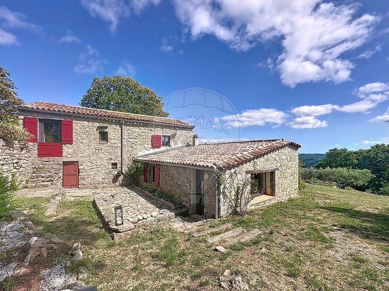 Maison - 142 m² - 7 pièces