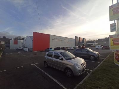 Local commercial - 4 700 m²