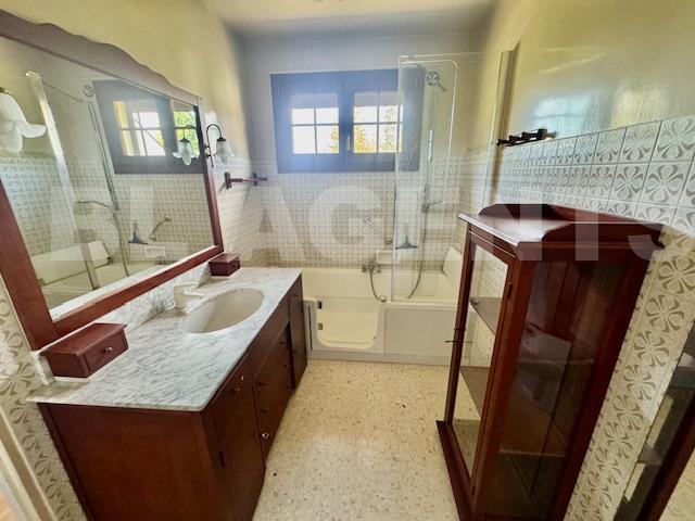 Maison traditionnelle - 180 m² - 6 pièces