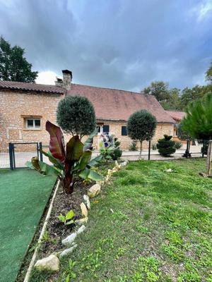 Maison en pierre - 181 m² - 7 pièces