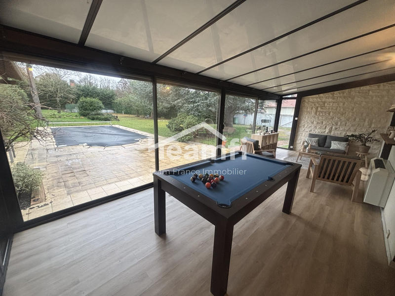 Maison - 255 m² - 7 pièces