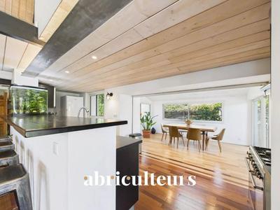 Propriété - 295 m² - 10 pièces