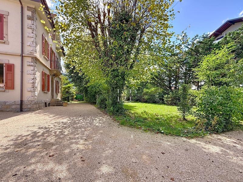 Maison bourgeoise - 227 m² - 7 pièces