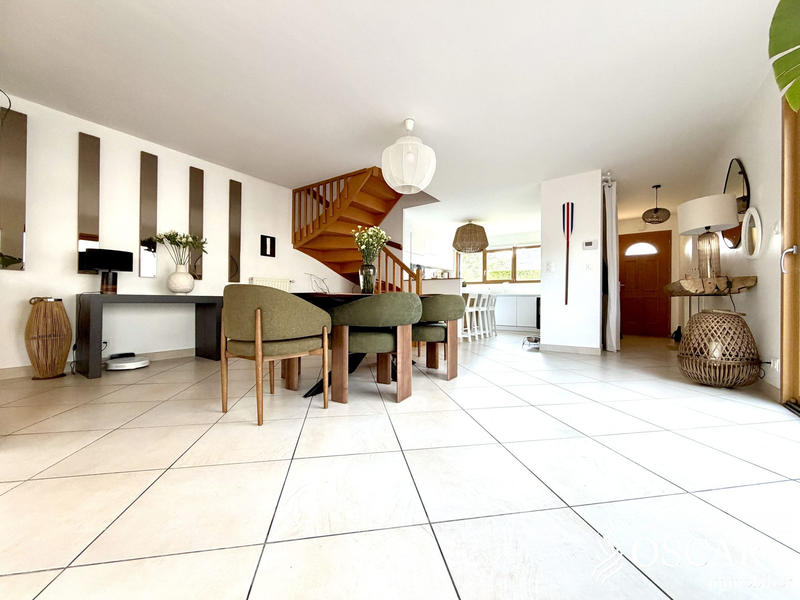 Maison - 140 m² - 5 pièces