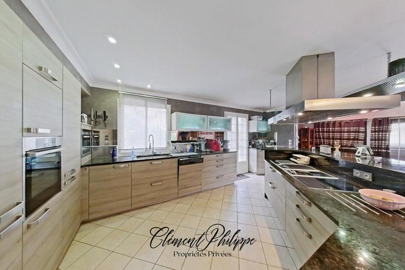 Maison - 126 m² - 6 pièces