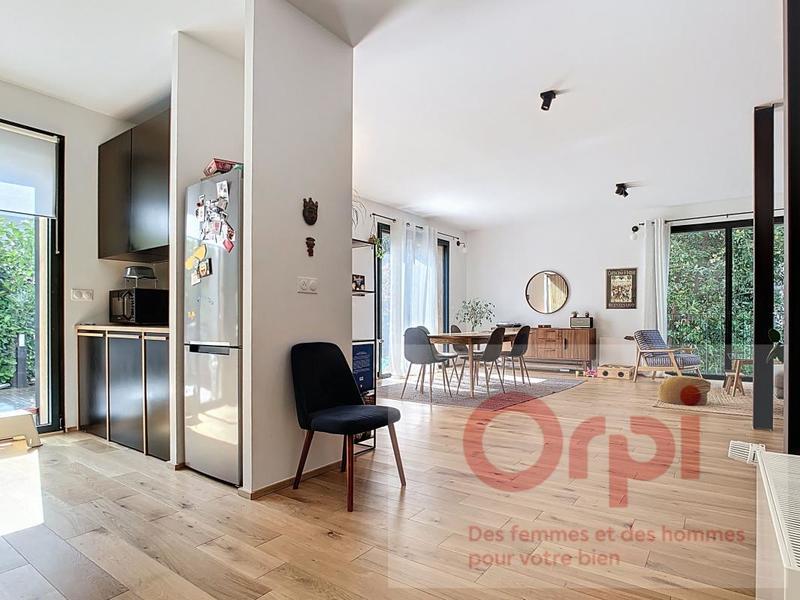 Maison - 211 m² - 7 pièces