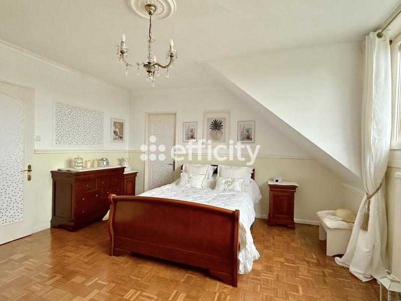 Pavillon - 179 m² - 9 pièces