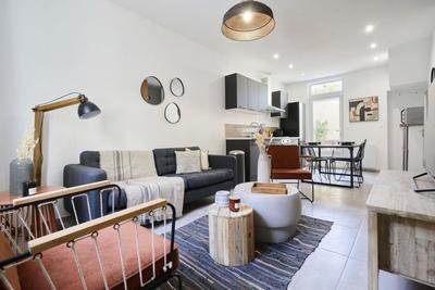 Maison - 87 m² - 6 pièces