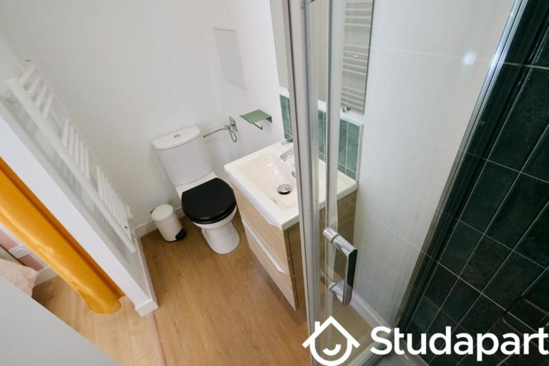 Chambre - 10 m² - 1 pièce