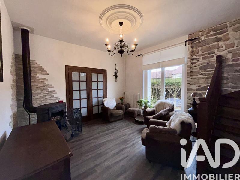 Maison - 243 m² - 8 pièces