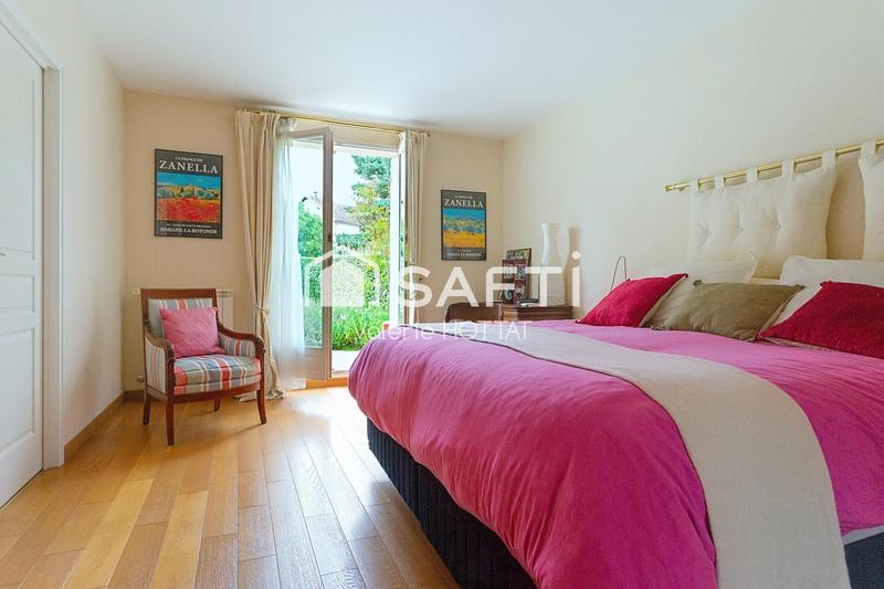 Maison - 227 m² - 8 pièces