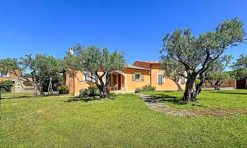 Villa - 145 m² - 9 pièces