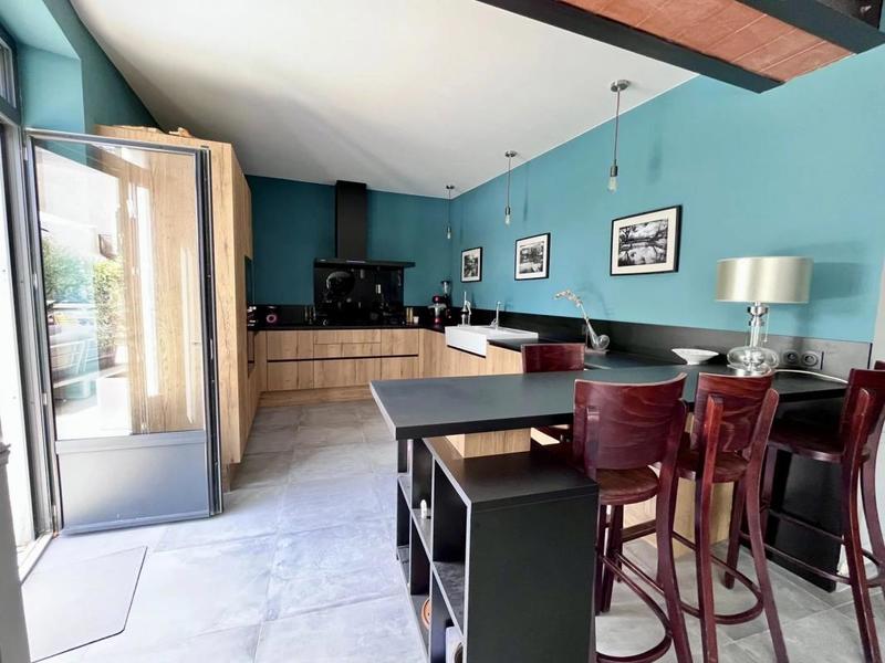 Maison de village - 400 m² - 12 pièces