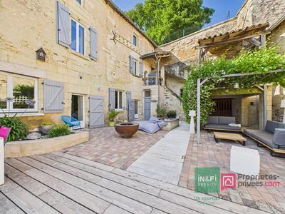 Maison - 294 m² - 10 pièces