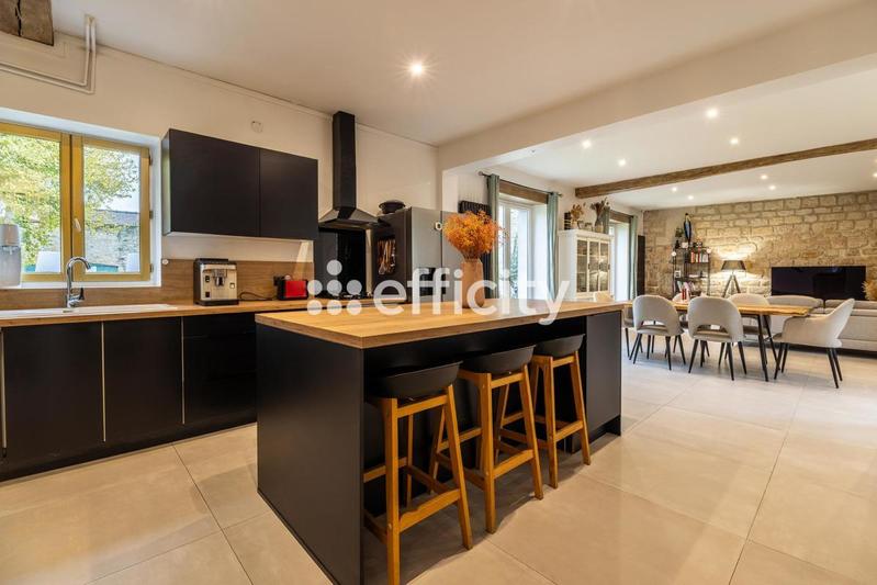 Maison en pierre - 150 m² - 6 pièces