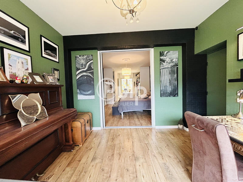 Maison - 291 m² - 12 pièces