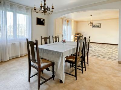 Maison - 151 m² - 7 pièces