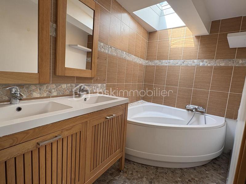 Maison - 94 m² - 5 pièces