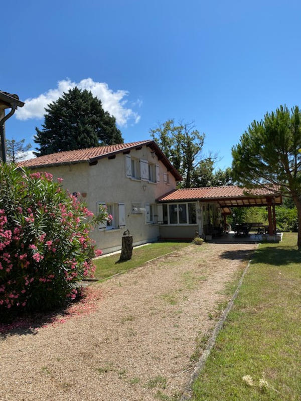 Maison - 260 m² - 9 pièces