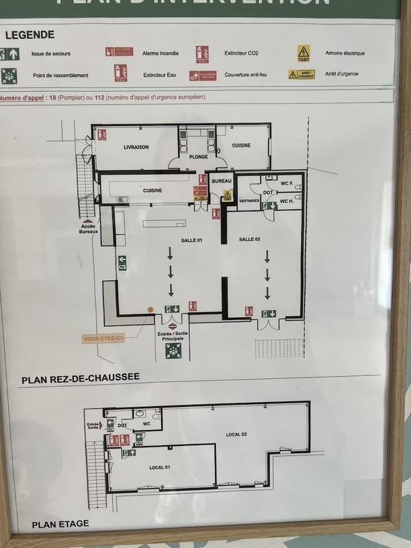 Local commercial - 84 m² - 2 pièces