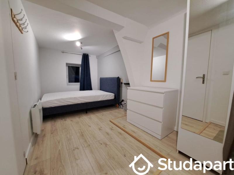 Chambre - 11 m² - 1 pièce