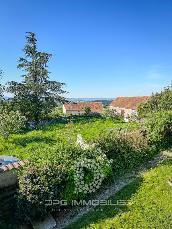 Maison de village - 310 m² - 14 pièces