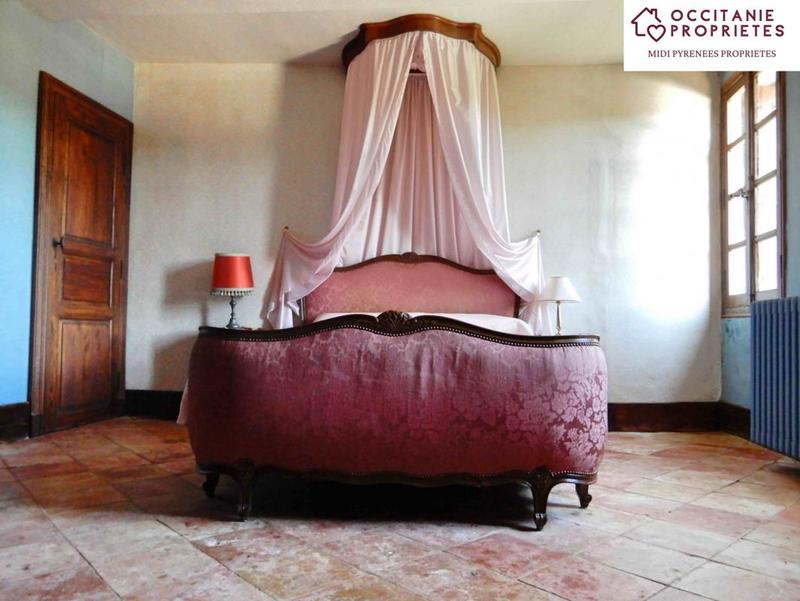 Demeure - 303 m² - 10 pièces