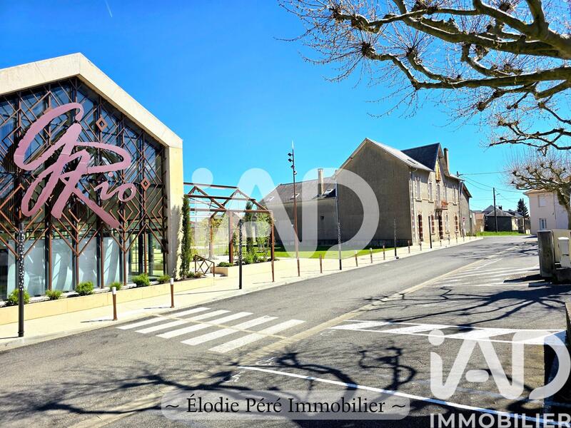 Maison - 257 m² - 9 pièces