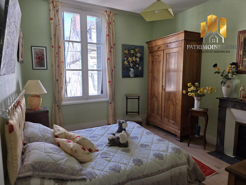 Maison - 300 m² - 10 pièces