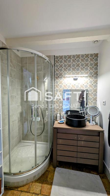 Maison - 302 m² - 7 pièces