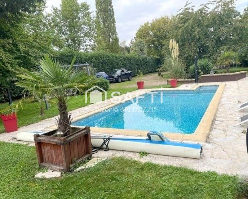 Maison - 205 m² - 7 pièces