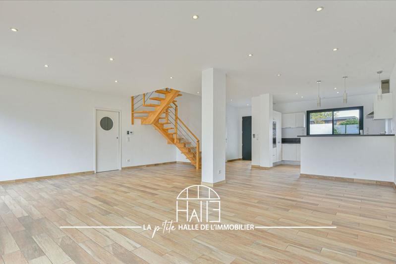 Pavillon - 143 m² - 6 pièces