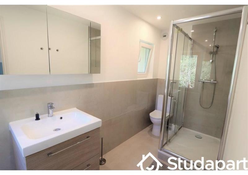 Maison - 273 m² - 17 pièces