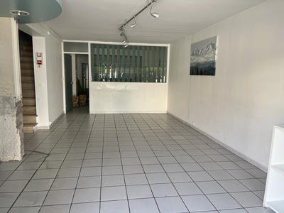 Local commercial - 194 m²