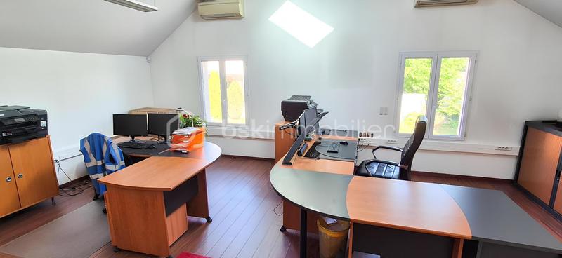 Demeure - 268 m² - 9 pièces