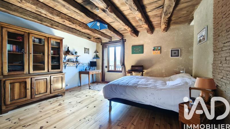 Maison - 260 m² - 8 pièces