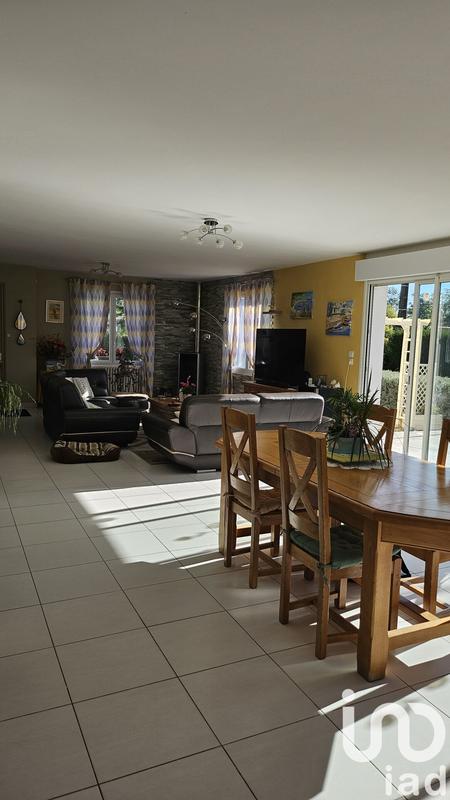 Maison - 215 m² - 7 pièces