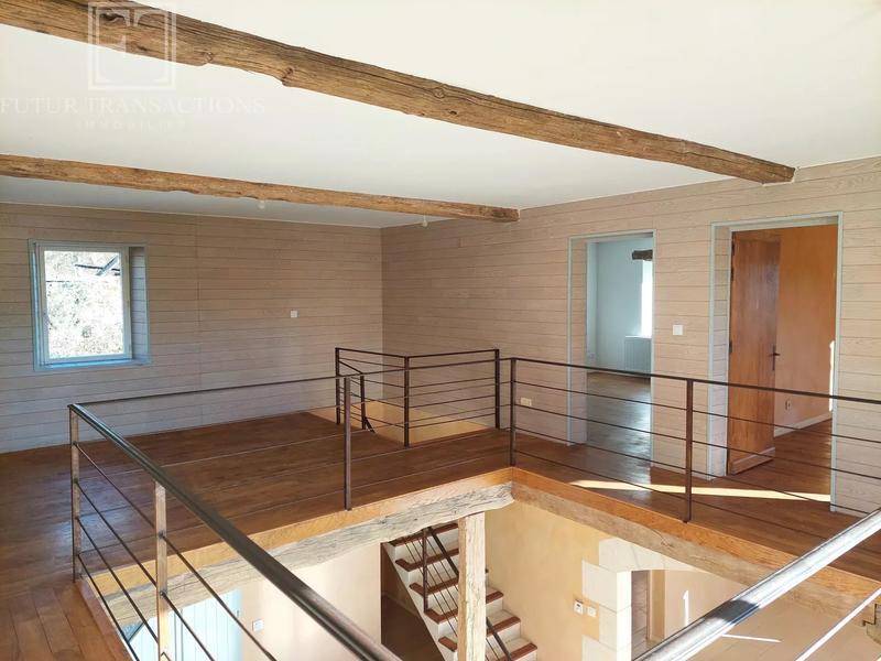 Maison - 200 m² - 5 pièces