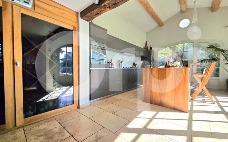 Mas - 238 m² - 5 pièces